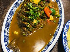 红烧洱海鱼-阿鹏故事云南野生菌火锅(人民路店)