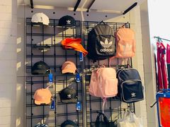 -阿迪达斯(武林银泰三叶草店)