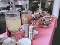 -上海星瀚奔驰4S店(长寿路店)