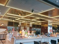 -大中华希尔顿酒店-念自助餐·嗨啤·小龙虾