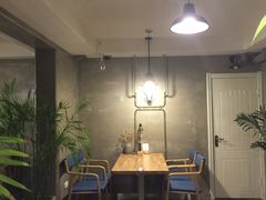 -HIGH FIVE哈福手工汉堡(桂林路店)