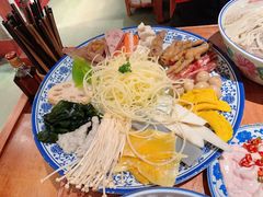 -周小明火锅(黑金冠社区店)