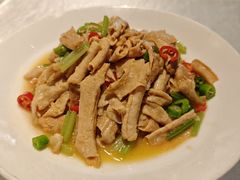 井冈山油豆皮-鄱阳湖·江西小炒·瓦罐煨汤(五道口店)