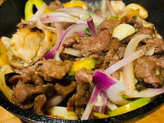 啫啫生蚝牛肉-小粤楼·怀旧粤菜(万辉国际广场店)
