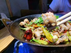 泥炉碳锅牛蛙-西街夜油条·麻团包乌饭