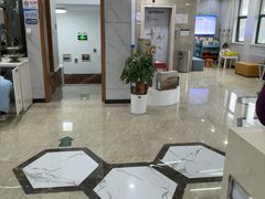 -茂菊口腔连锁(浦东南路店)
