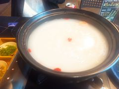 -牛牛和牛海鲜粥底火锅(长虹国际城店)