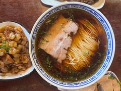 红汤底-同得兴 Since·1995 传统苏式面馆(嘉馀坊店)