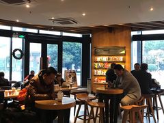 大堂-星巴克臻选(莘庄仲盛店)