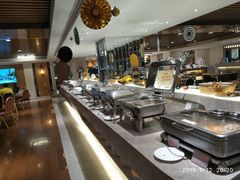 自助取餐区-汕头皇城酒店