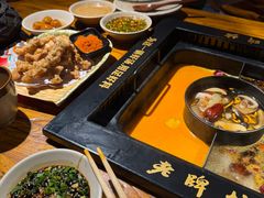 -老牌坊云南鱼豆花火锅(爱建店)