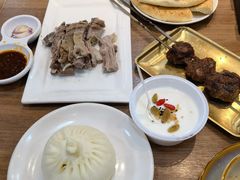 -贯贯吉·清真餐厅(浙江中路店)