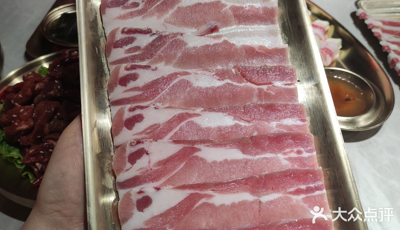 盛辛巴，绝对是烤肉爱好者的绝佳去处！快来这里享受美食盛宴。 