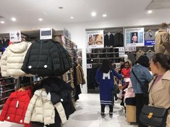 -优衣库(郑州二七万达广场店)