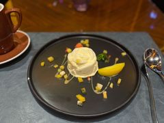自制焦糖坚果冰糕-YUE·6·西式融合餐厅(外滩六号店)