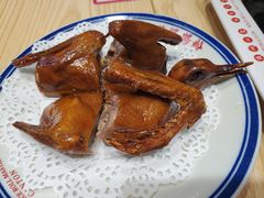 脆皮乳鸽-荔银肠粉·非遗手藝(夫子庙店)
