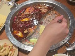 -东巴婆婆云南鱼豆花火锅(大东门店)