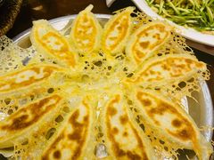 芹菜牛肉锅贴-姜家味锅贴小海鲜