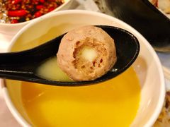 芝士包心牛丸-鲜入围煮花胶鸡海鲜火锅