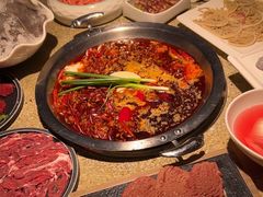 -茅草房·河畔园林火锅