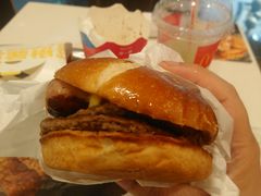 不素双牛堡-麦当劳(国际大厦店)