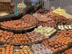 -Laderach 莱德拉(上海环贸iapm店)