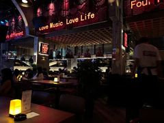 -FOUR PLAY BAR