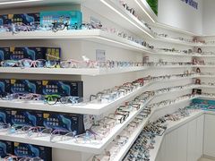 -美式眼镜·授权蔡司.依视路.尼康.豪雅.明月(南翔印象城店)