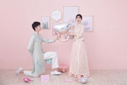 -雪中彩影婚纱摄影·微光艺术中心