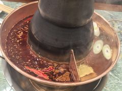 鸳鸯锅-楼外楼大刀肉传统火锅(西安大路店)