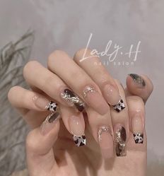 -悦指间美甲美睫