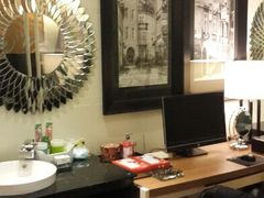 -喜鹊愉家酒店(郑州曼哈顿博览中心地铁站店)