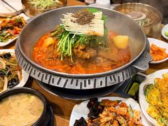 -喇喇排骨火锅·传统韩式脊骨汤(望京西园总店)