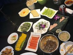 -唯爱KTV聚会餐厅(仙林东城汇店)