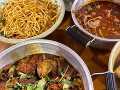 -爆炸头阿姨小四川正宗川味小吃(无任何分店)