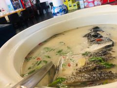 千岛湖浓汤鱼头-万景饭店·鱼街农家菜