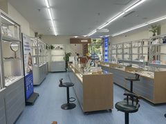-无奔眼镜·蔡司·依视路授权店(马家堡店)