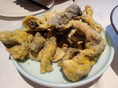 咸蛋黄炸鱼皮-新加坡海鲜(国贸商城店)