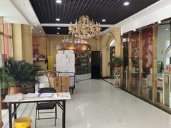 -红码头国际葡萄酒城(朝来绿色家园广华居店)