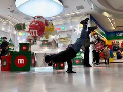 -m豆巧克力世界(上海世茂广场店)