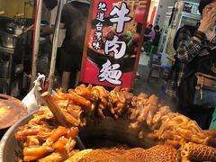 -六合夜市