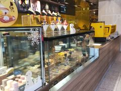 面包甜点陈列柜-麦当劳(新王府井店)
