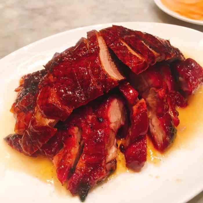 镛记酒家-"人数少能点的种类也不多,只好点烧鹅腿和叉.