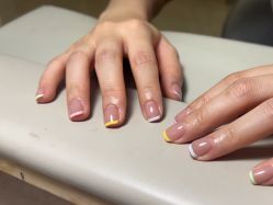 -悦指间美甲美睫