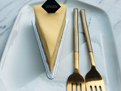 -UNI UNI(环亚凯瑟琳店)