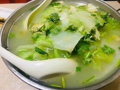白菜豆腐粉丝汤-宝光熏肉鞋底火烧(新街口店)