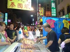-六合夜市