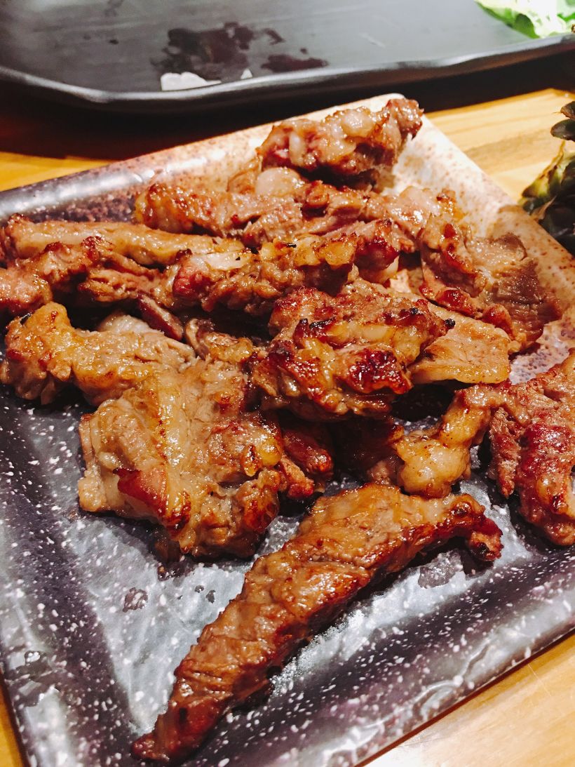 烤好的牛肋条带着淡淡的菠萝清香味,味道好赞呀.