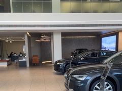 -上海冠松华奥奥迪4S店(张江店)