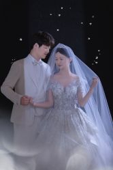 -雪中彩影婚纱摄影·微光艺术中心